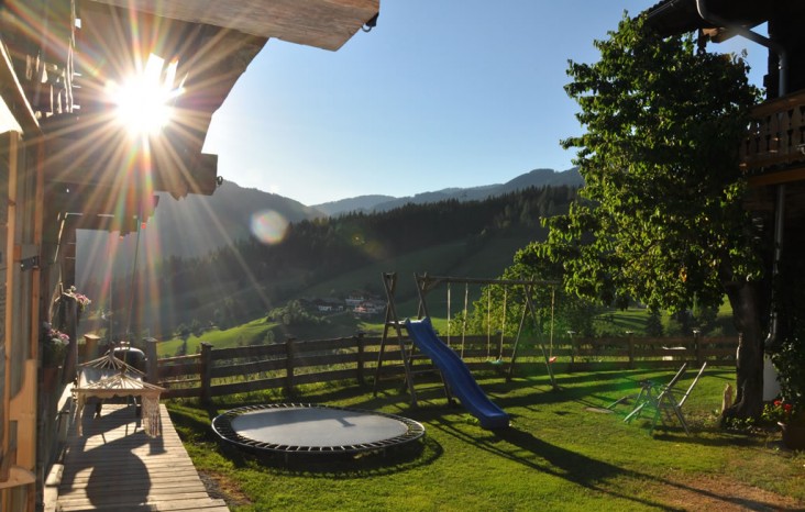 Sonnenterrasse & Spielplatz